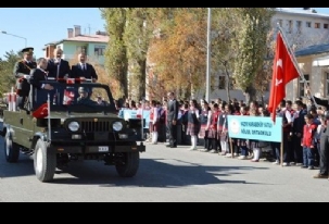 Cumhuriyet Bayramı Ardahanda coşkulu törenlerle kutlandı