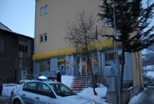 Ardahan’ın komşu ilçesi Şavşat  PTT Şubesinde silahlı soygun yapıldı