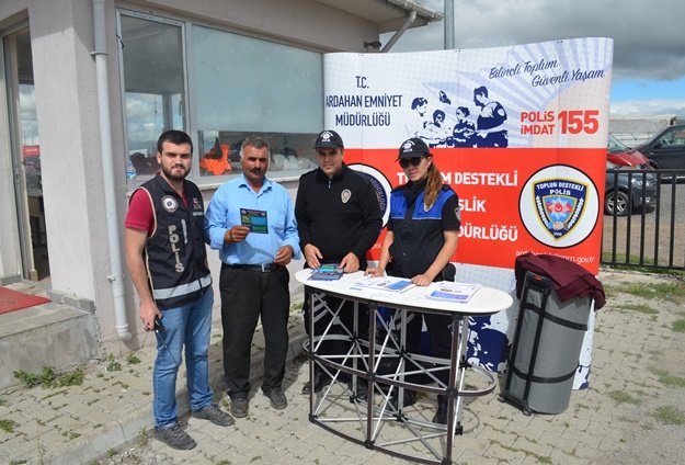 Polisten hayvan pazarında 'sahte para' uyarısı