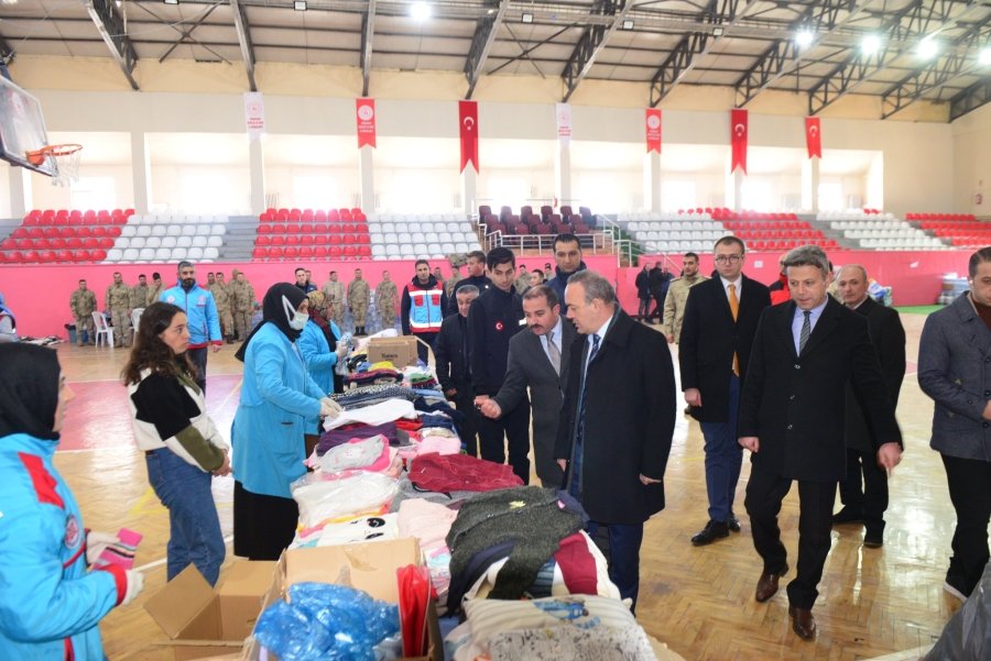 YARDIM SEFERBERLİĞİ SÜRÜYOR