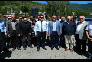 Yılmaz vatandaşlarla son kez bayramlaştı